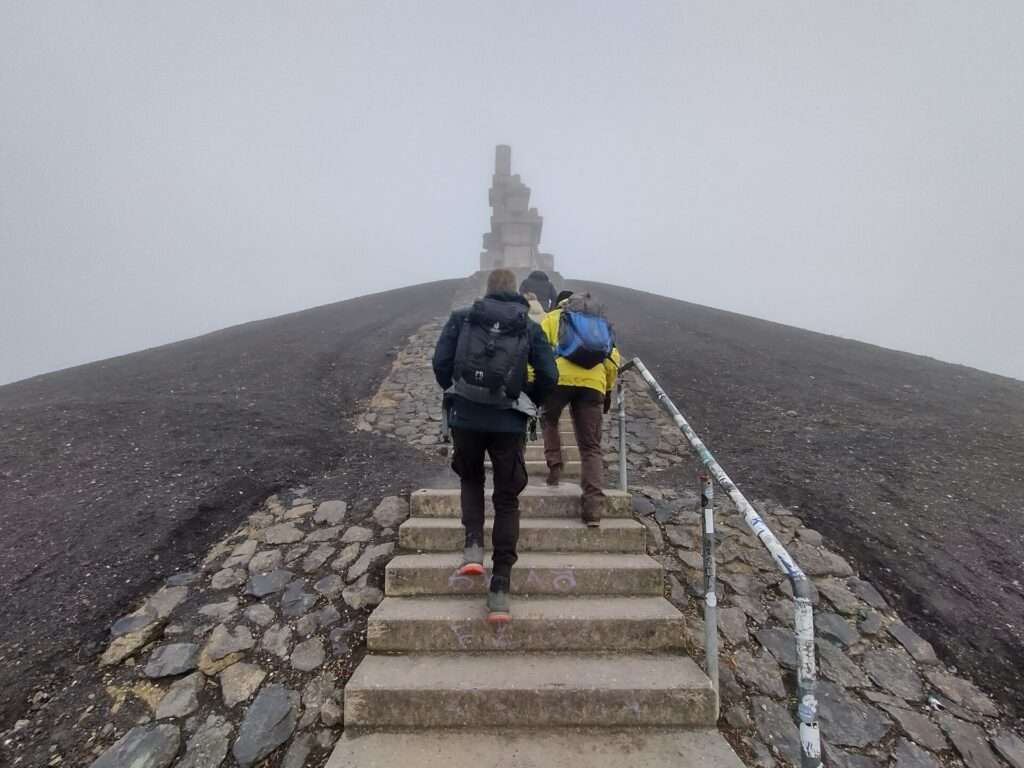 Himmelstreppe im Nebel