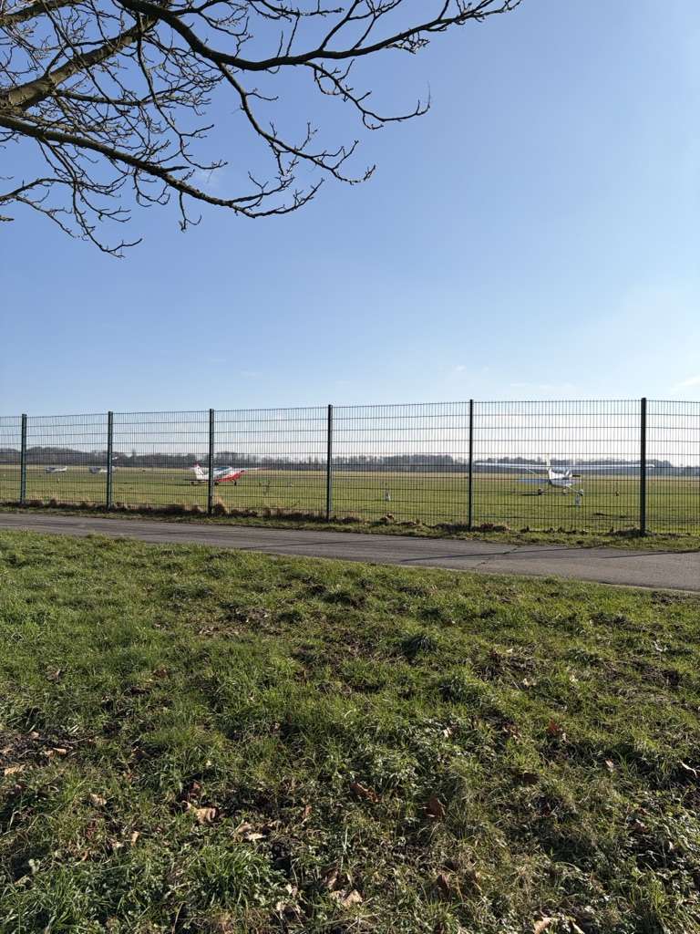 bis zum Flughafen Mühlheim/Essen